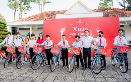 Mùa xuân trên những chuyến xe, chở tấm lòng sẻ chia của tuổi trẻ