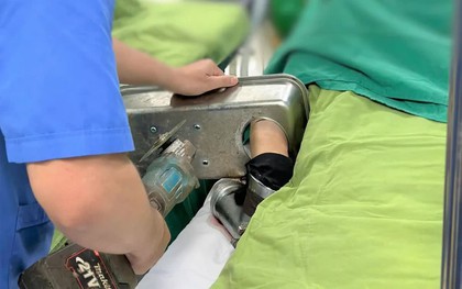 Cấp cứu bệnh nhân mắc kẹt tay trong máy xay thịt