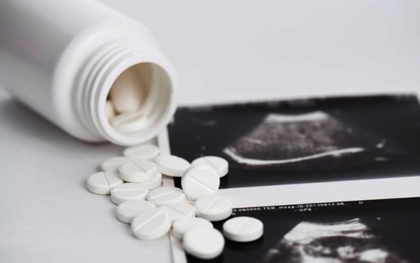 Tự uống 20 viên thuốc phá thai mua online, người phụ nữ phải cắt toàn bộ tử cung