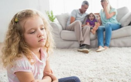3 hậu quả nghiêm trọng khi cha mẹ thiên vị con cái