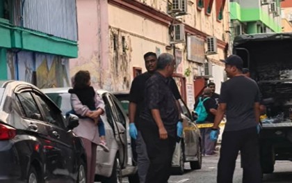 Bé trai 2 tuổi tử vong vì bị mẹ bỏ quên trong ô tô suốt cả ngày đi làm