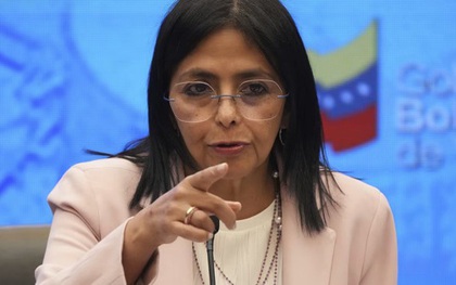 Tổng thống Mỹ Trump công bố ảnh Tổng thống Venezuela Maduro bị bịt mắt