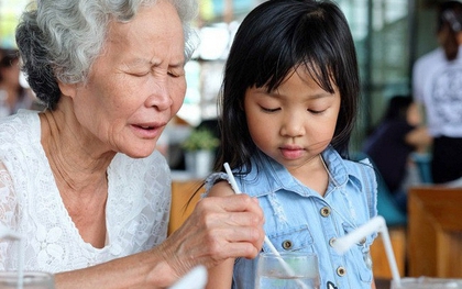 Ông bà hay nói 5 câu này, tưởng yêu thương nhưng thực ra ngấm ngầm "hại" cháu