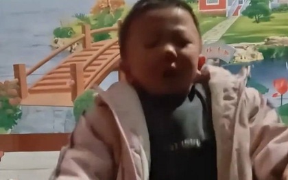 Màn ghé thăm gây tranh cãi MXH: Sao lúc nào cũng bắt con mình phải nhường?