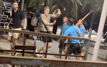 Cầm xẻng dọa du khách nước ngoài, nhân viên quán bar ở Nha Trang bị xử lý