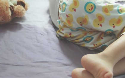 Bé trai 9 tuổi thường xuyên đái dầm ban đêm, bố mẹ đưa đi khám mới phát hiện sự thật gây sốc: Cơ thể "thiếu 1 cơ quan"