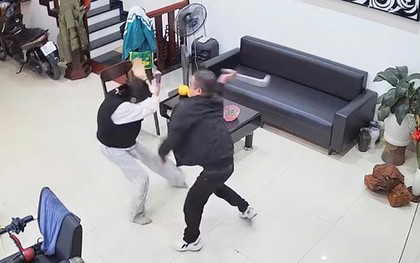 Hé lộ nguyên nhân chồng dùng dao truy sát vợ, con gái tại quán cắt tóc