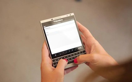 Khai tử suốt bao năm, sao dân tình vẫn cứ "phát cuồng" với mẫu điện thoại này – Người Việt không ngoại lệ?