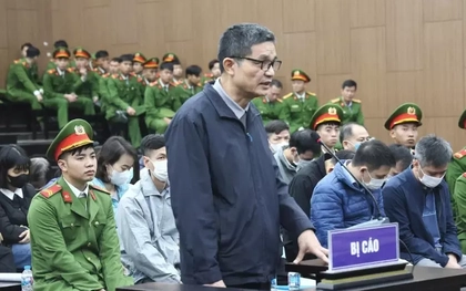 Cựu Cục trưởng Nguyễn Thanh Phong khóc: "Anh xin lỗi tất cả các em, các cháu"