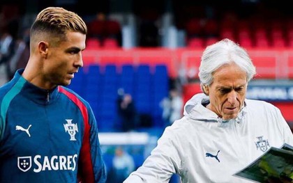 HLV Bồ Đào Nha ra tận sân bay níu kéo, Ronaldo vẫn quyết rời đi