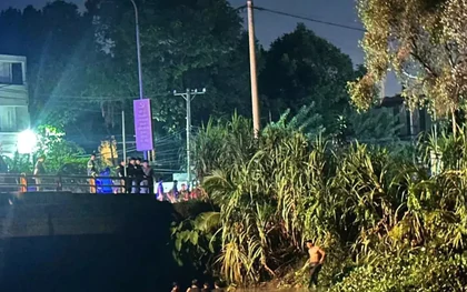 Tắm cùng nhóm bạn, nam thanh niên 17 tuổi gặp nạn dưới rạch