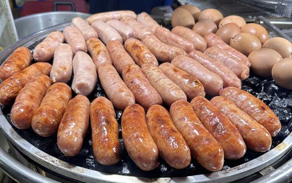 Ngày càng nhiều chị em mắc ung thư vú, bác sĩ nhắc: 4 món này ngon mấy cũng "ăn ít lại"