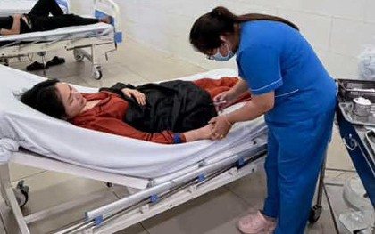 Ca sĩ Việt có ca khúc 10 tỷ views nhập viện cấp cứu, không thể tham gia biểu diễn
