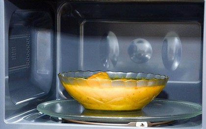 Hâm nóng cơm, thức ăn để qua đêm vẫn có thể gây ngộ độc: Nhiều gia đình đang mắc sai lầm này