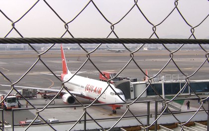 Sạc dự phòng bốc cháy trên máy bay Jeju Air, 168 người phải sơ tán khẩn cấp
