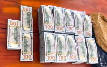 2 nhân viên ngân hàng "tiếp tay" cho đường dây vận chuyển 52 triệu USD qua biên giới