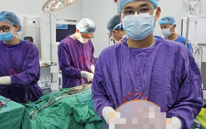 Rõ ràng sụt cân nhưng bụng ngày càng "to như trống", người đàn ông 43 tuổi ngỡ ngàng phát hiện loại khối u hiếm gặp