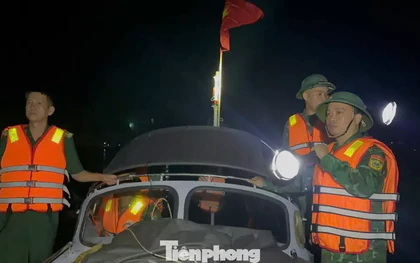 Chìm thuyền gần cửa biển ở Huế, người đàn ông rơi xuống nước tử vong, vợ được cứu sống