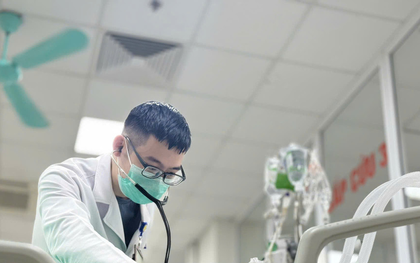 Có người nguy kịch, phải thở máy sau vài ngày mắc cúm A: Cảnh báo những dấu hiệu bệnh cần đi khám ngay