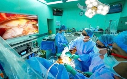 Vẫn đá bóng và chạy bộ đều đặn, người đàn ông Anh sống trên đất Việt 10 năm bàng hoàng phát hiện phải mổ tim