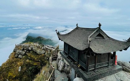 Việt Nam có ngọn núi nơi một vị vua từ bỏ ngai vàng để lên tu, nay đã là Di sản Thế giới được UNESCO ghi danh