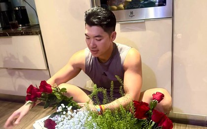 Nam nghệ sĩ SN 1991 quê TP.HCM bỏ showbiz ra Hà Nội lấy vợ hơn 15 tuổi: "Ấm áp nhé vợ yêu"