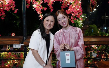 Meichan tiếp tục trổ tài “ngoại giao văn hoá” khi xuất hiện cùng Đại sứ Hoa Kỳ trong tà Áo dài Việt