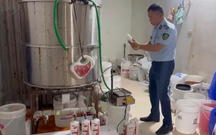 Bóc gỡ cơ sở sản xuất nước giặt, sữa tắm giả nhãn hiệu OMO, Lifebuoy quy mô lớn
