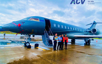 Đúng 3 ngày trước, xuất hiện một máy bay phản lực thương gia đặc biệt, dài hơn 30 m, sải cánh 28,7 m cất cánh từ sân bay Tuy Hòa
