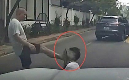 Công an Phú Thọ xác minh kẻ côn đồ chặn xe, đấm đá tài xế gục xuống đường