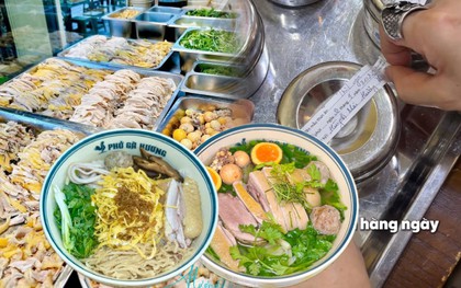 Hà Nội có hàng phở gà vừa công khai cả quy trình lưu mẫu thực phẩm, sẵn sàng mở tủ cho khách vào kiểm tra