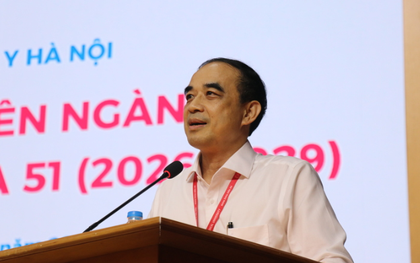 Giáo sư giữ chức Hiệu trưởng trường đại học lâu đời nhất Hà Nội 2 nhiệm kỳ liên tiếp là ai?