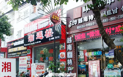 Biển hiệu chữ nước ngoài "lấn át" tiếng Việt trên đường phố Bắc Ninh
