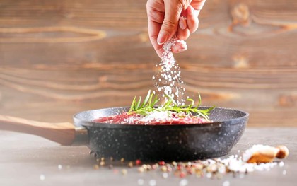 Ăn mặn kéo dài, tim và thận bị ảnh hưởng thế nào?