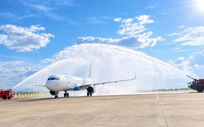 Hôm qua - 29/10, một máy bay của Bamboo Airways từ Trung Quốc hạ cánh tại sân bay Việt Nam được thực hiện nghi thức đặc biệt
