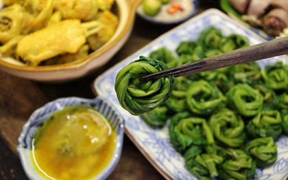 Chợ Việt có loại rau ăn lá bổ gan, dưỡng tim, phòng ung thư, hạ đường huyết: Vài nghìn cả mớ!