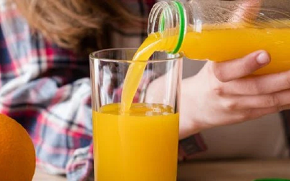 Uống nước ép suốt 1 tháng để giảm cân, cô giáo 32 tuổi ngỡ ngàng khi đi khám