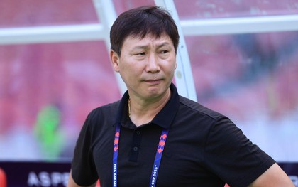 HLV Kim Sang-sik: "Tôi xin lỗi, tôi xin nhận hết trách nhiệm về trận thua này của ĐT Việt Nam"