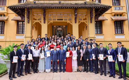 Bộ Ngoại giao thông báo tuyển dụng công chức, chỉ tiêu đúng 10 người, yêu cầu không nói ngọng, nói lắp, thi vấn đáp 2 vòng trong 30 phút