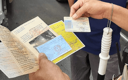 Đã làm hợp đồng, giao giấy tờ xe cho người mua, 5 năm sau kiểm tra VNeTraffic phát hiện xe vẫn đứng tên mình: Cơ quan CSGT nói gì?