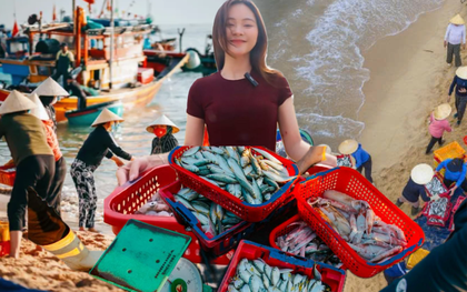 Việt Nam có một làng biển từng làm hơn 50.000 lít nước mắm mỗi năm, có thời chở bằng ghe ra Hà Nội vào Nam đổi lấy vật liệu xây dựng