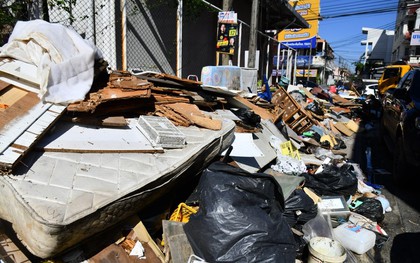 Bangkok ngập rác sau lũ, riêng một khu dân cư phát sinh 800 tấn trong ngày