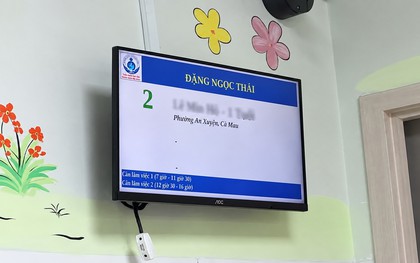 Tên bé trai 3 chữ xuất hiện trên bảng điện tử gây tranh luận: Vui thì vui nhưng cần cân nhắc điều này!
