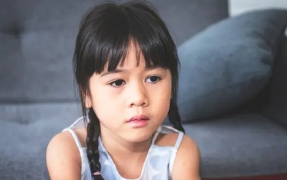 Tình trạng "nghèo khó" của một gia đình bắt nguồn từ 3 thói quen xấu này; dù không thiếu tiền, cuộc sống của họ vẫn rất rối ren