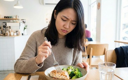 Ăn buffet xong đau bụng dữ dội trong đêm, cô gái 30 tuổi tử vong sau 2 ngày: Bác sĩ cảnh báo căn bệnh có thể cướp mạng rất nhanh