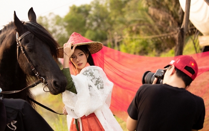 Ngựa đen tiền tỷ “kéo khách” dịp Tết Bính Ngọ: Khách sẵn sàng chi 10 triệu, studio tất bật chạy trend