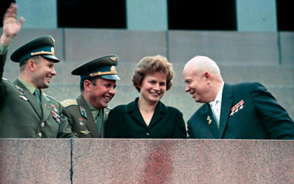 Từ cô công nhân dệt đến nữ phi hành gia đầu tiên bay vào vũ trụ