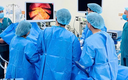 Cắt toàn bộ dạ dày cứu sống người bệnh ung thư nguy kịch