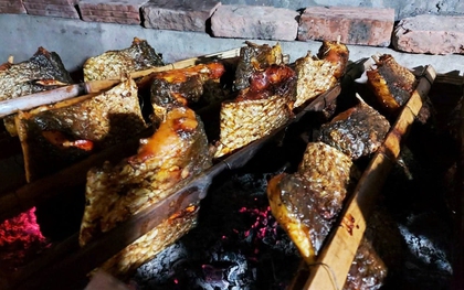 Người Hưng Yên tất bật chế biến đặc sản cá nướng Thái Xuyên phục vụ dịp Tết