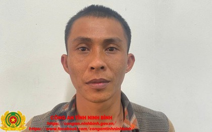 Bắt Trương Thanh Tưởng, thu giữ 4 điện thoại, 6 sim điện thoại và 4 thẻ ATM